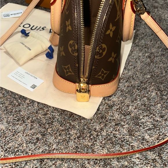 Louis Vuitton Alma BB - Picture 3 of 17